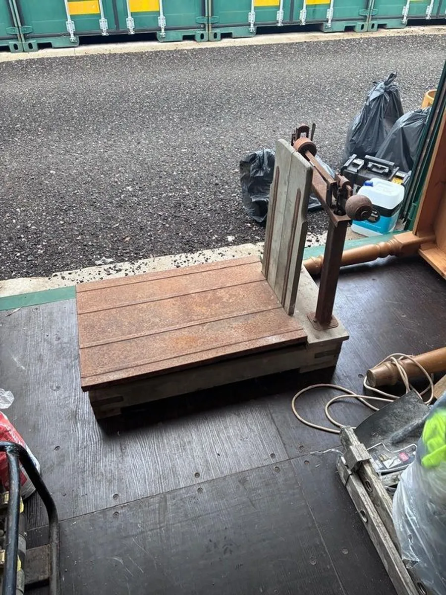 antique scale - Image 3