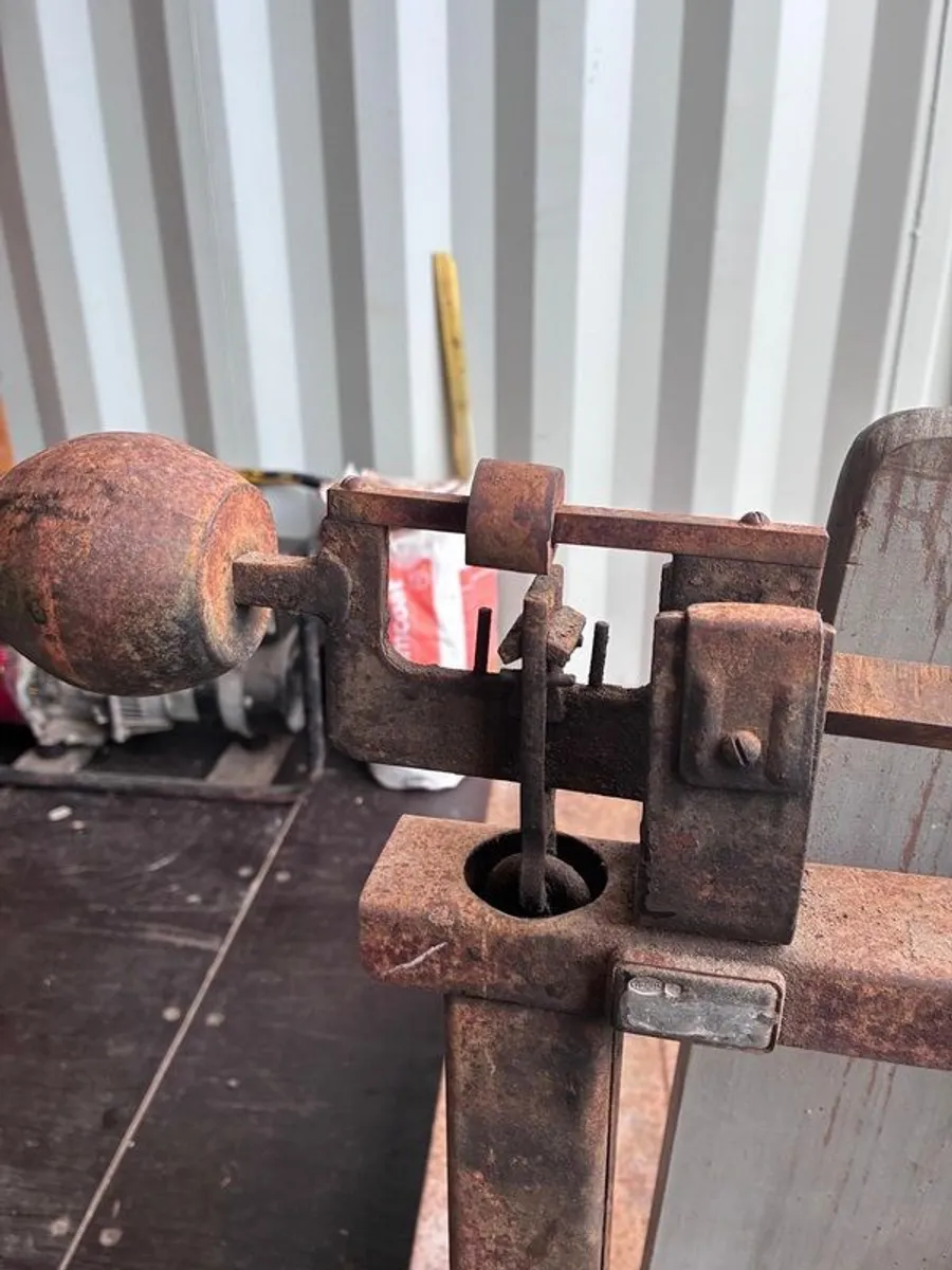 antique scale - Image 4