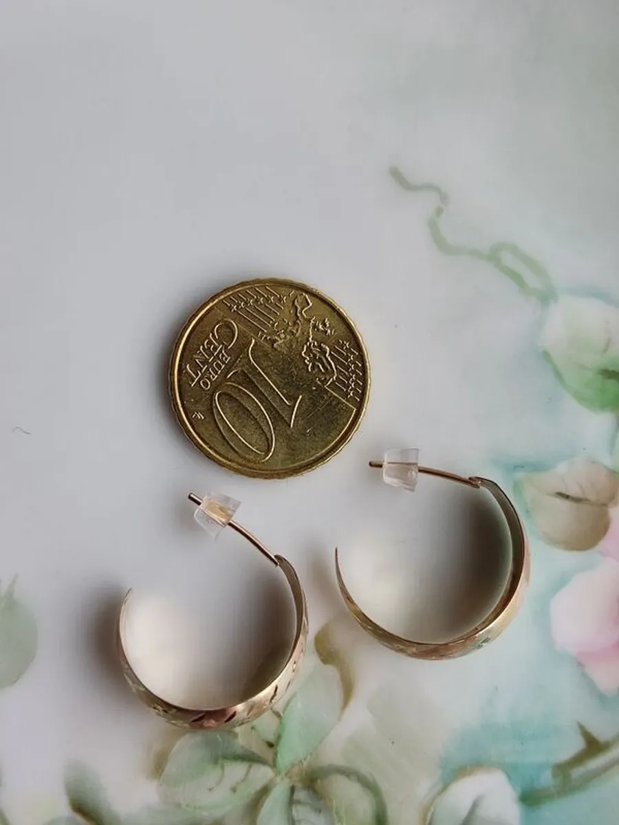 Vintage 9 CT Gold earrings 120e and sapphire pearls gold earrings 75 e. - Image 4