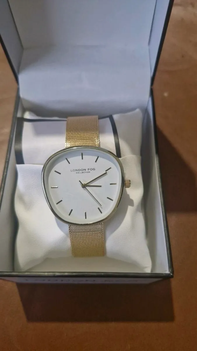 London Fog Women's 36mm Bath Mesh Strap Watch - Image 1