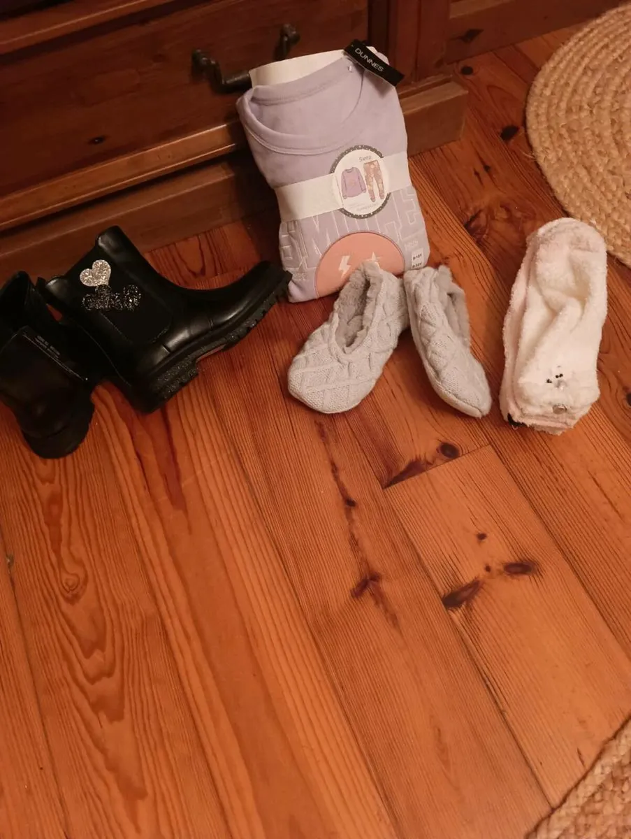 NEW girl's set of clothes,25 tags on everything - Image 3