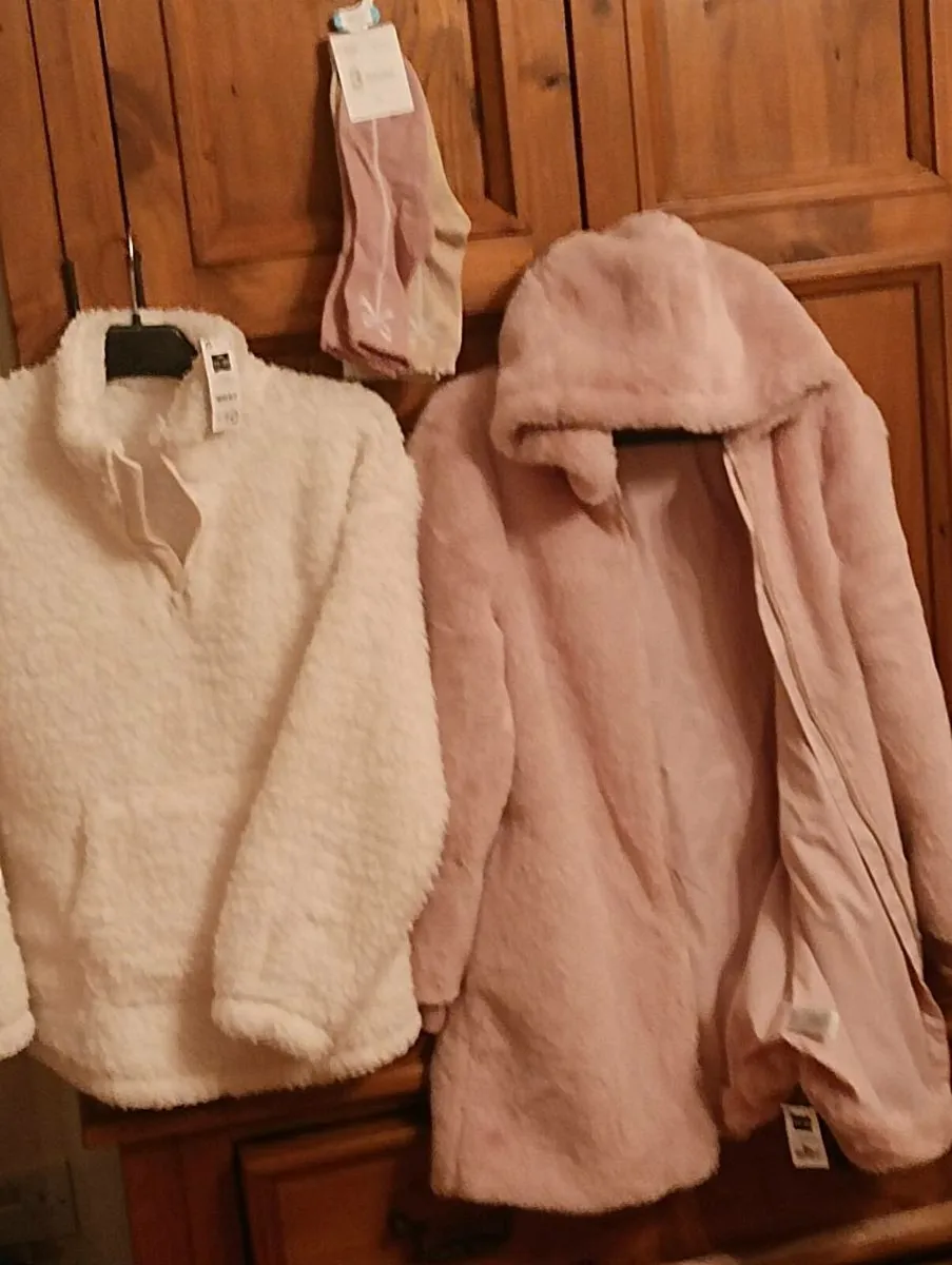 NEW girl's set of clothes,25 tags on everything - Image 4