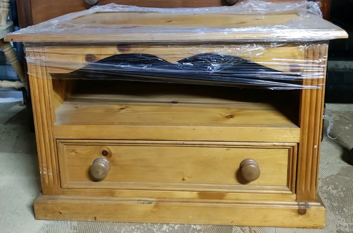 Pine TV unit & ottoman footrest - Image 1