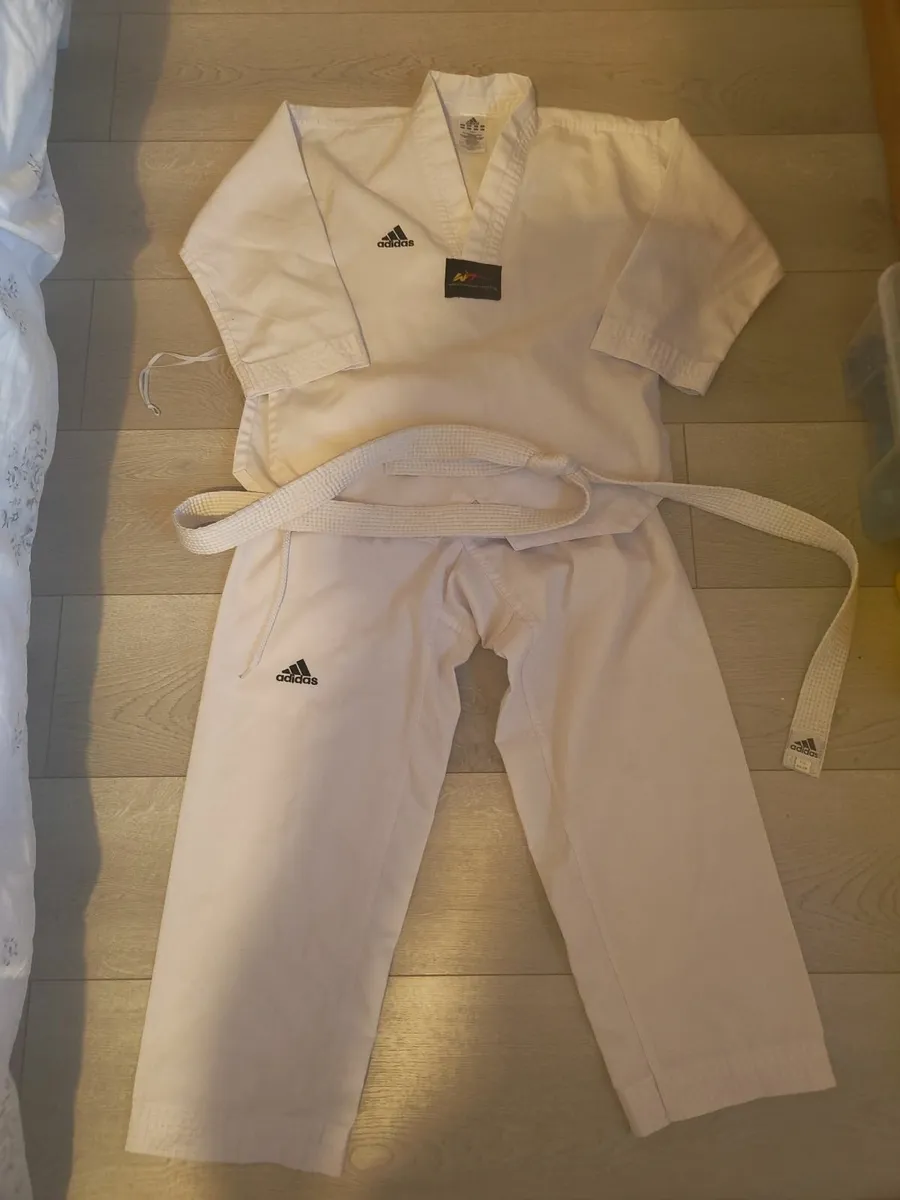 taekwondo suit kids130cm - Image 1