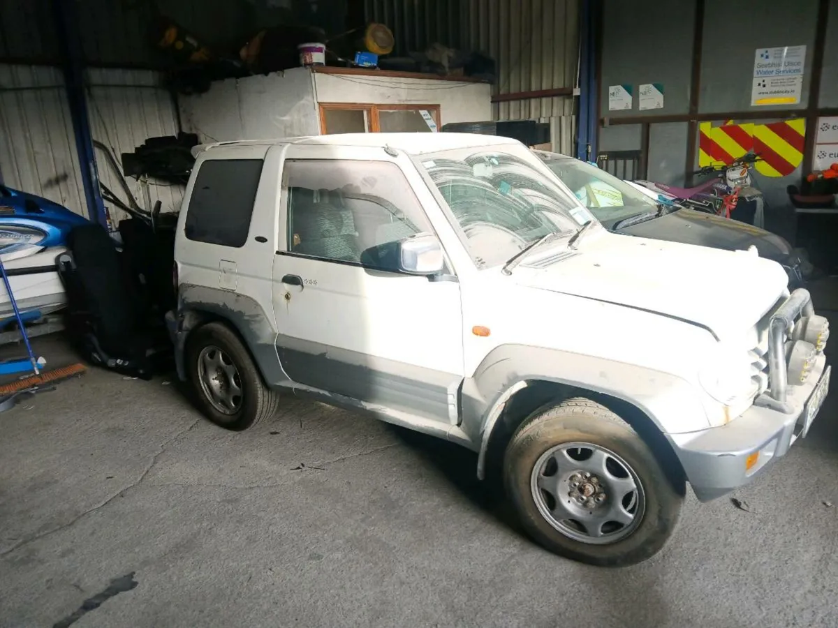 MITSUBISHI PAJERO MINI - Image 2