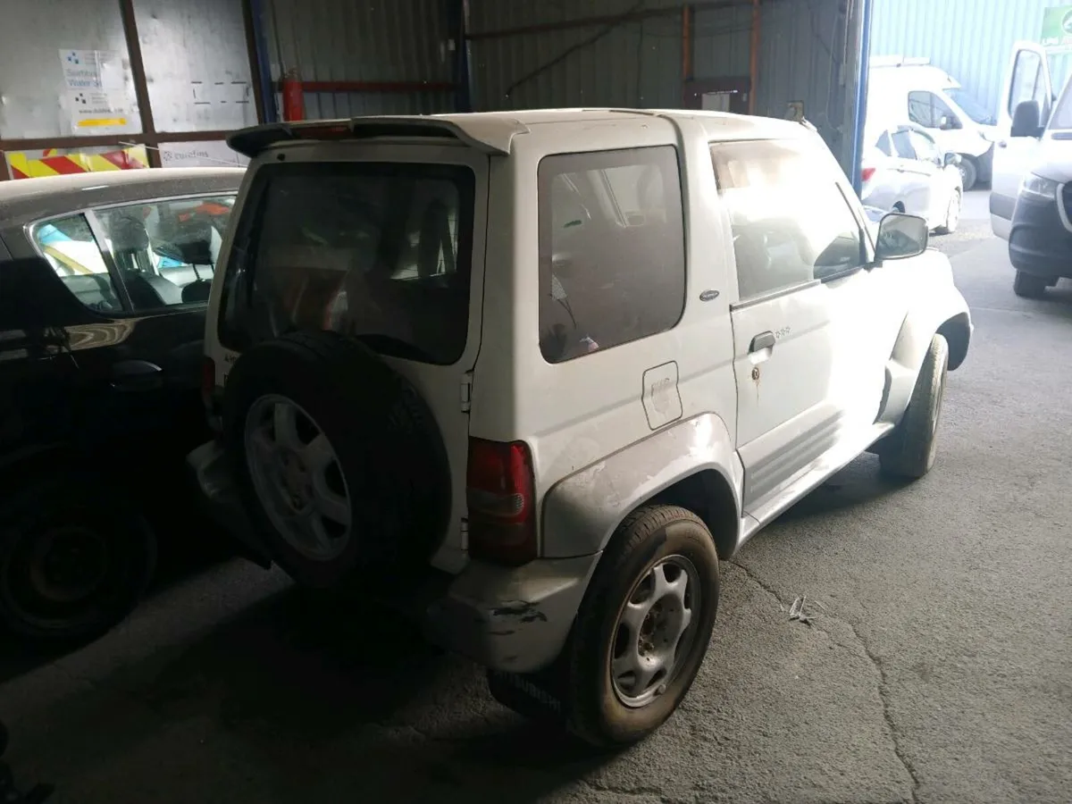 MITSUBISHI PAJERO MINI - Image 3