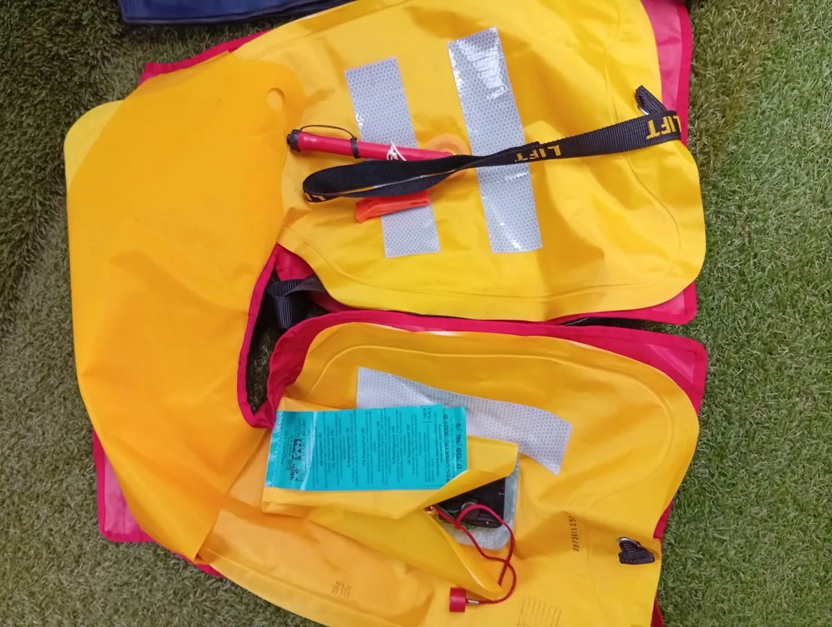 Quality PEGASO Automatic life jacket vest 3months - Image 3