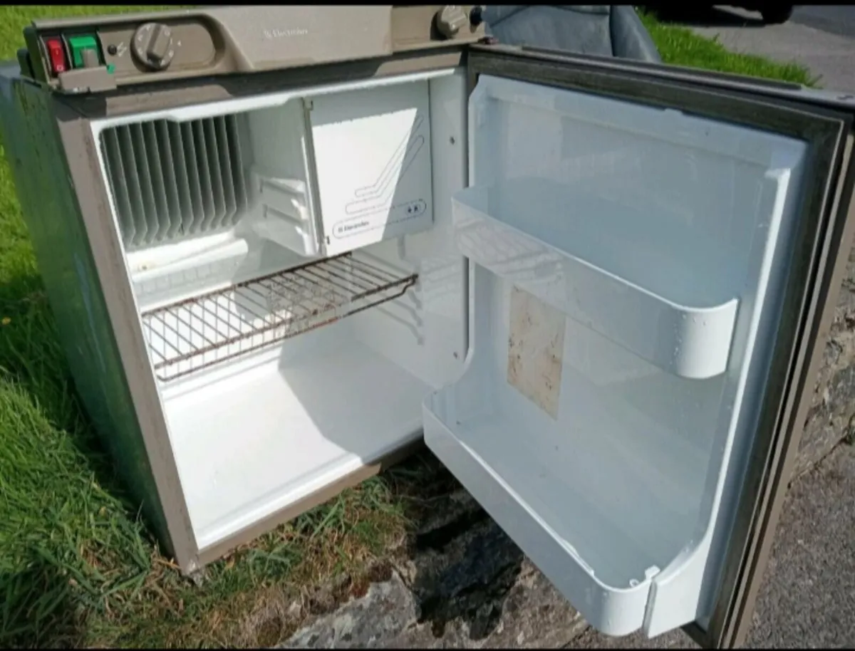 🎄 3 WAY CAMPER CARAVAN FRIDGE AVAILABLE🎄 - Image 1