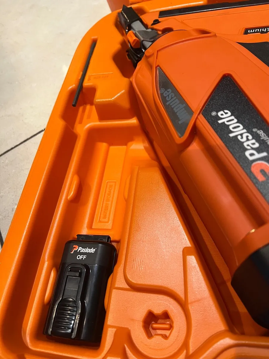 Paslode IM350+ Gas Nail Gun 50-90mm - Image 4