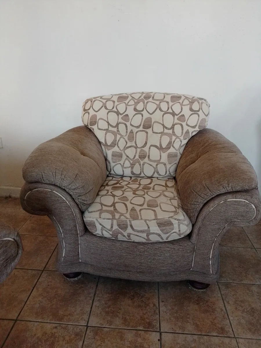 🎄 BEAUTIFUL FURNITURE AVAILABLE🎄 - Image 4