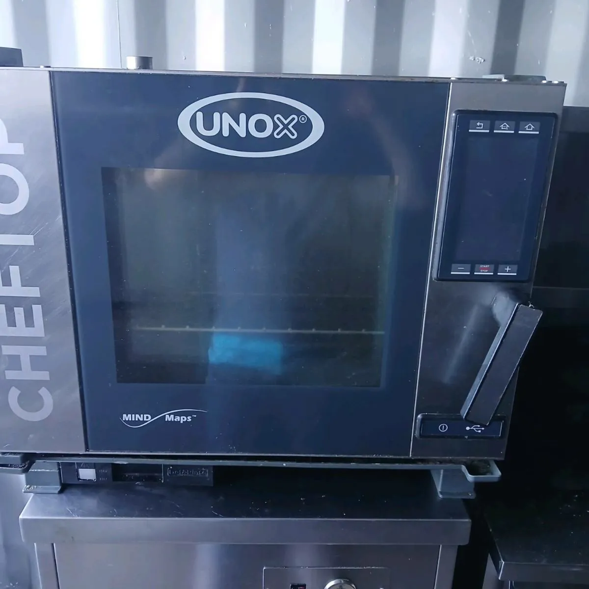 Restaurant contents - Image 1