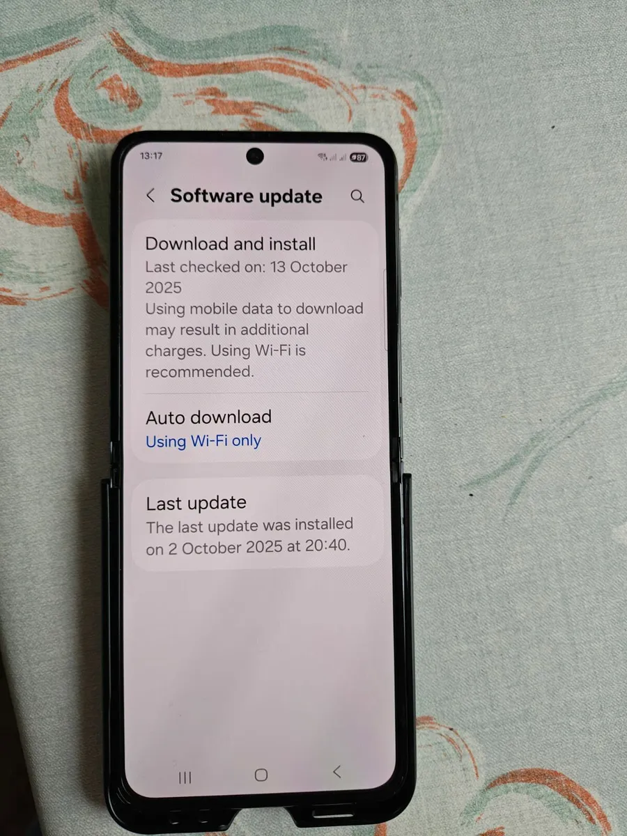 Samsung flip 5 256 unblocked - Image 3