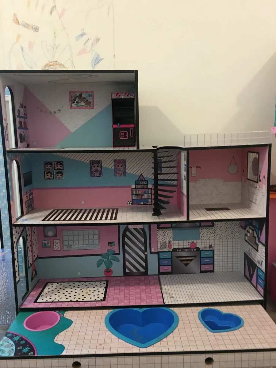 LOL Doll House - Image 1
