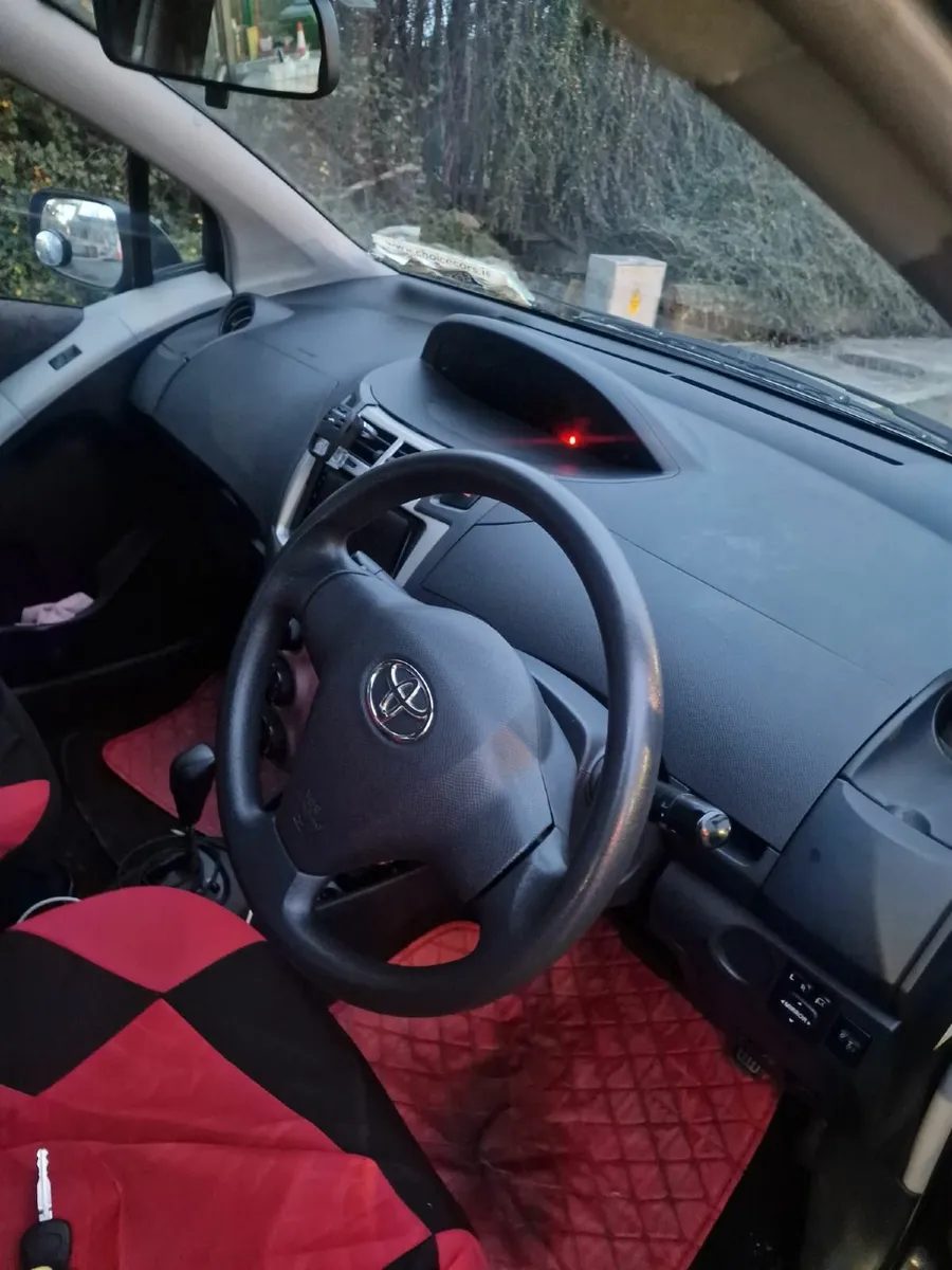 Toyota Vitz Automatic 2010 model - Image 4