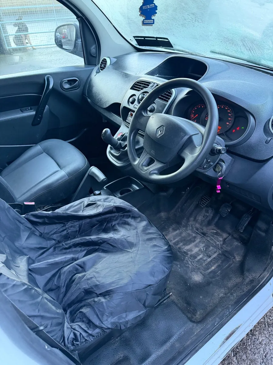 2014 Renault Kangoo Tax & test - Image 3