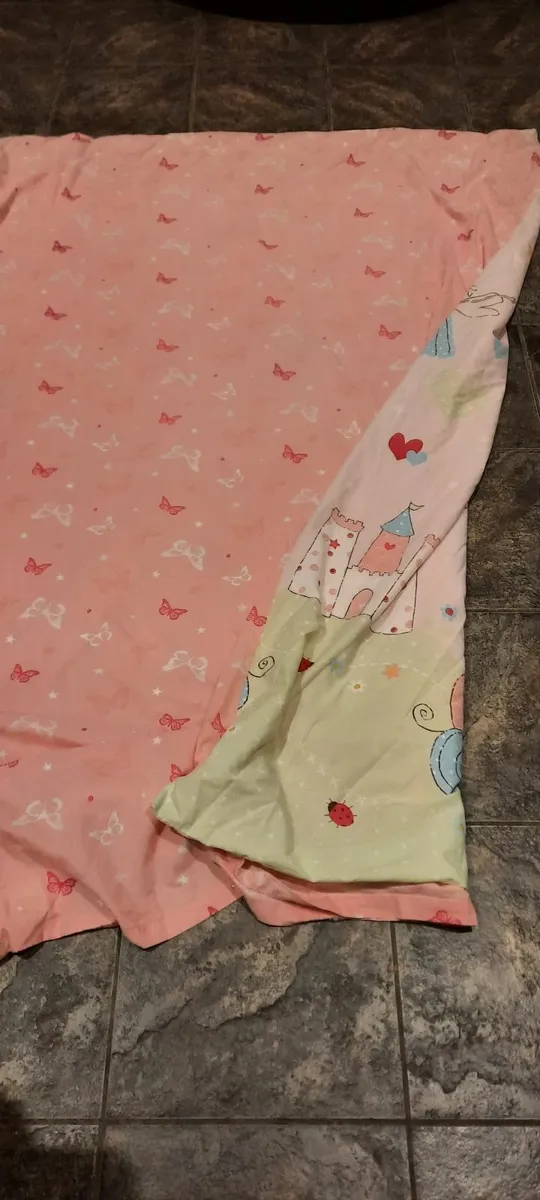 2 matching single duvet covers- Bought Anthony Rya - Image 3