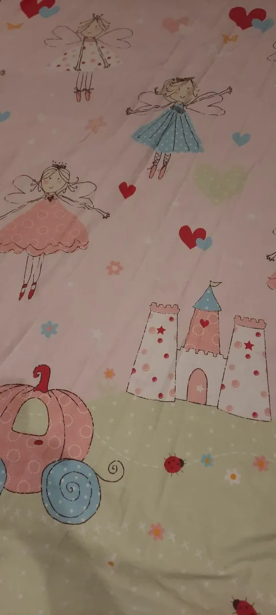 2 matching single duvet covers- Bought Anthony Rya - Image 1