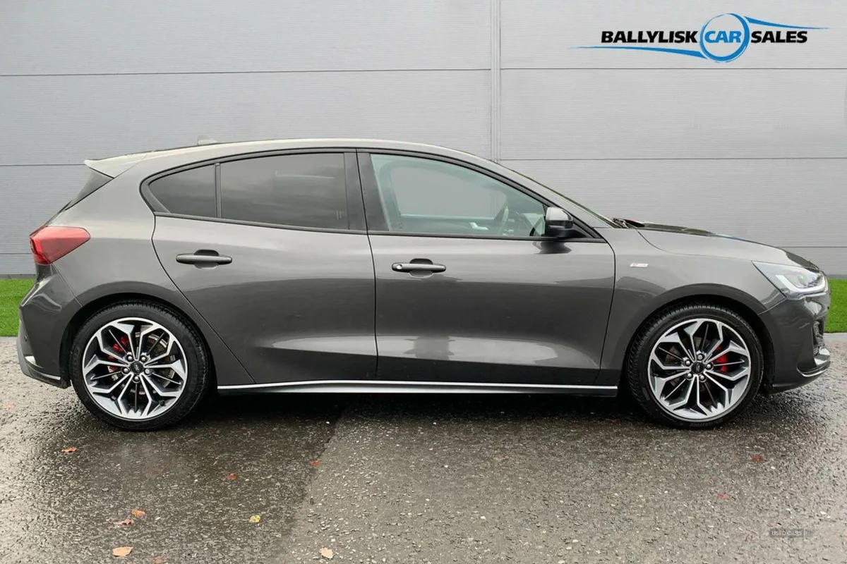 Ford Focus 1.0T 125PS ST-Line X in Magnetic with 1 - Image 3