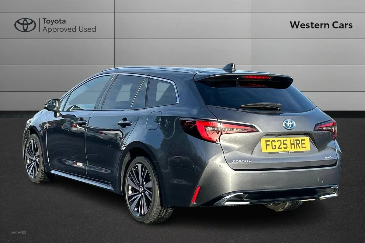 Toyota Corolla 1.8 VVT-h Design Touring Sports CVT - Image 4