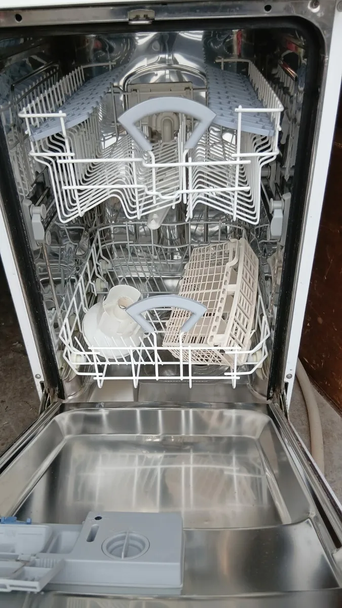 HOTPOINT DISHWASHER - Image 2