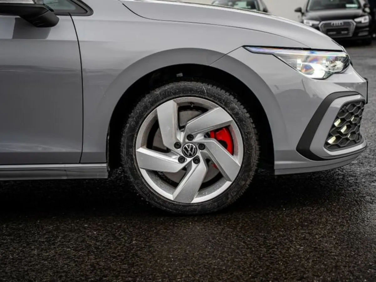 Volkswagen Golf GTE DSG - Image 4