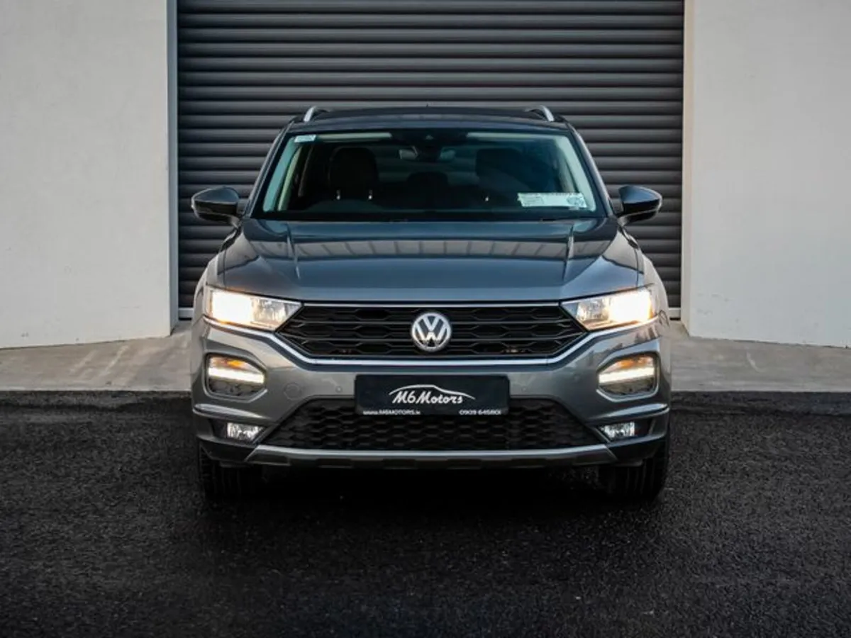Volkswagen T-Roc Design 1.5 TSI M6F 150HP 5DR - Image 2