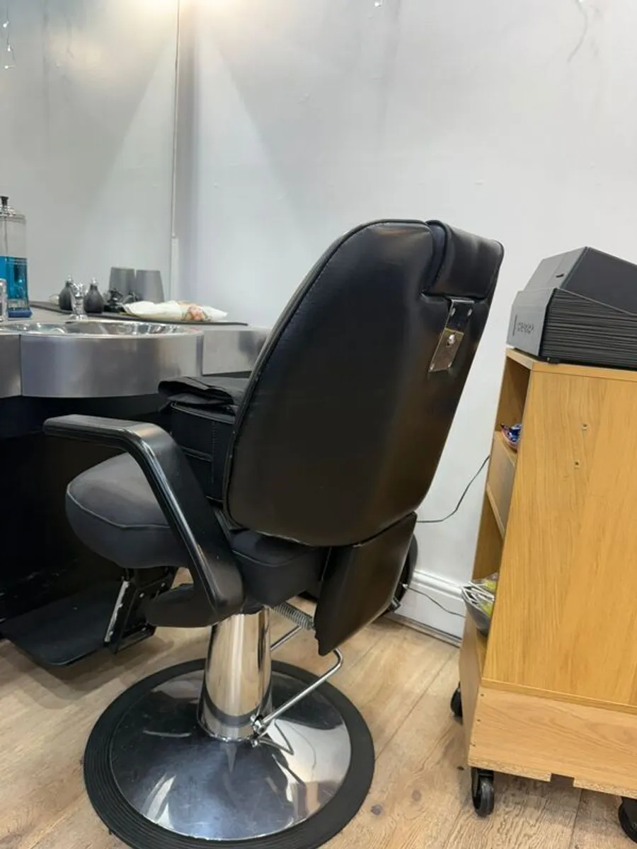 Barber chairs - Image 3
