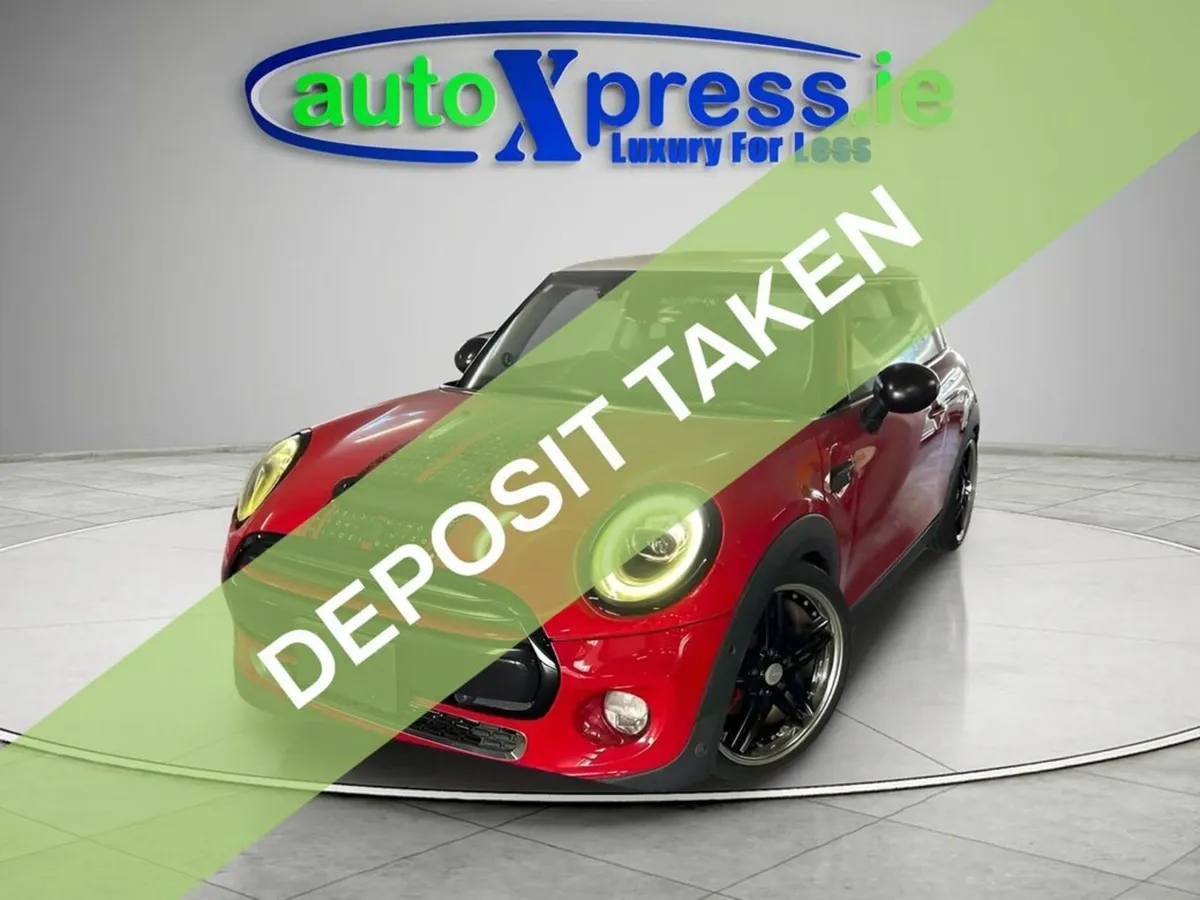 Mini Cooper 1.5 Automatic, Reversing camera - Image 1