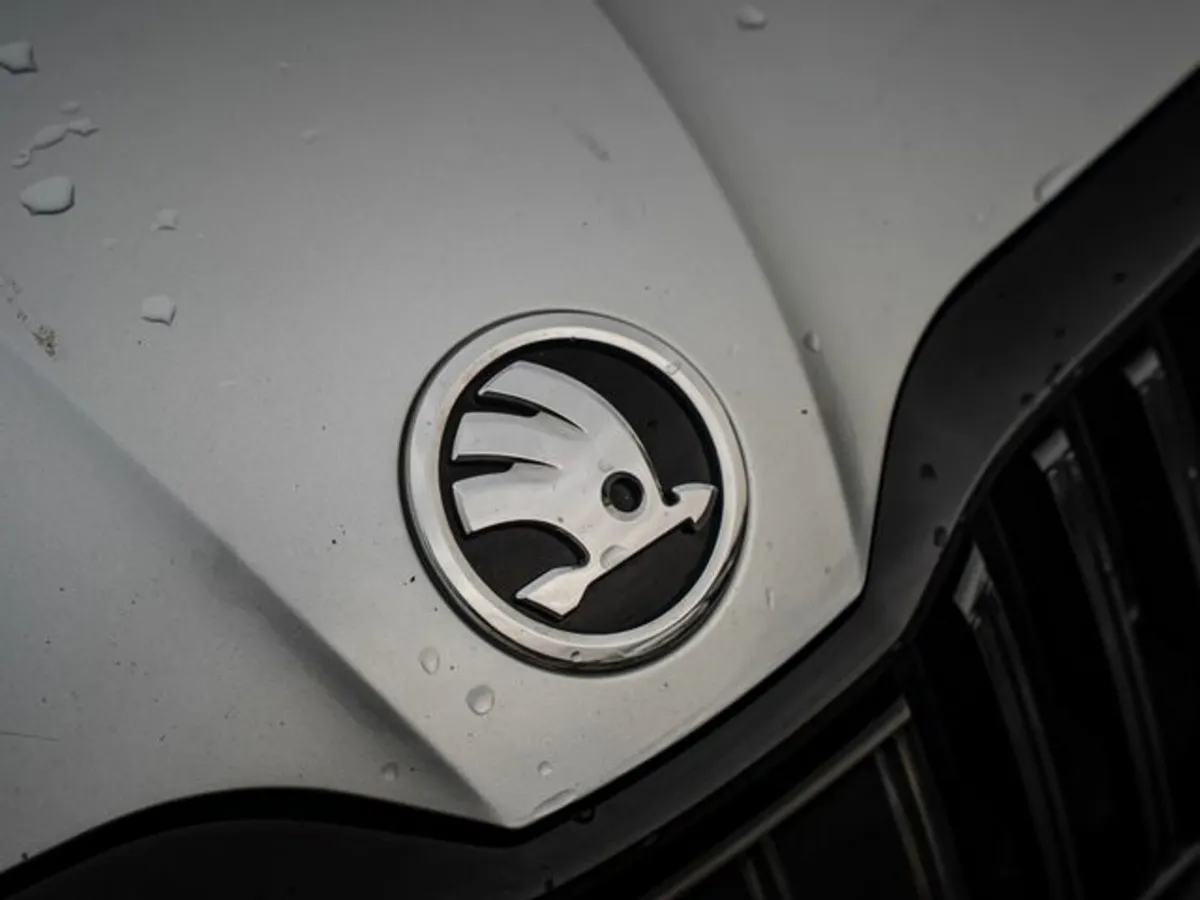 Skoda Superb SPT 2.0tdi 150HP 4DR - Image 3