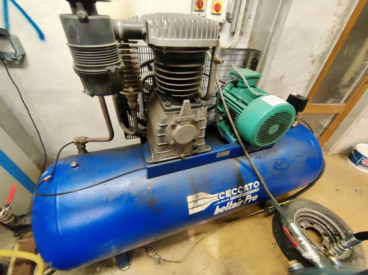 Piston compressor - Image 1
