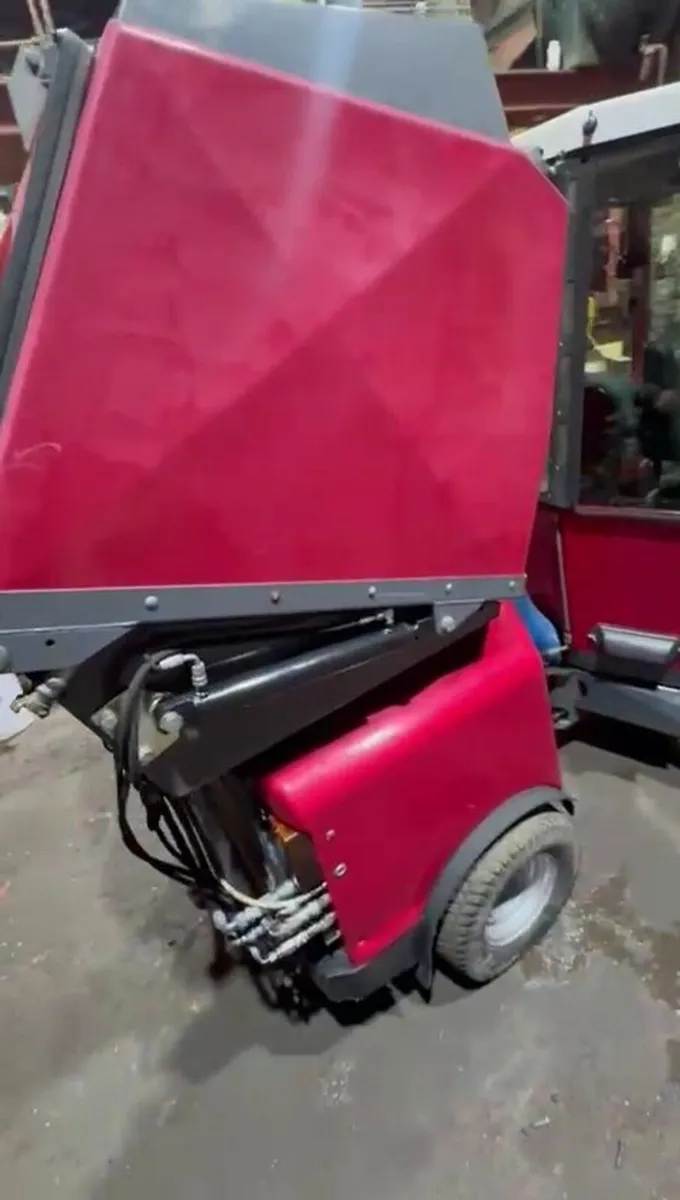 Euromec diesel road sweeper roadsweeper no vat - Image 4