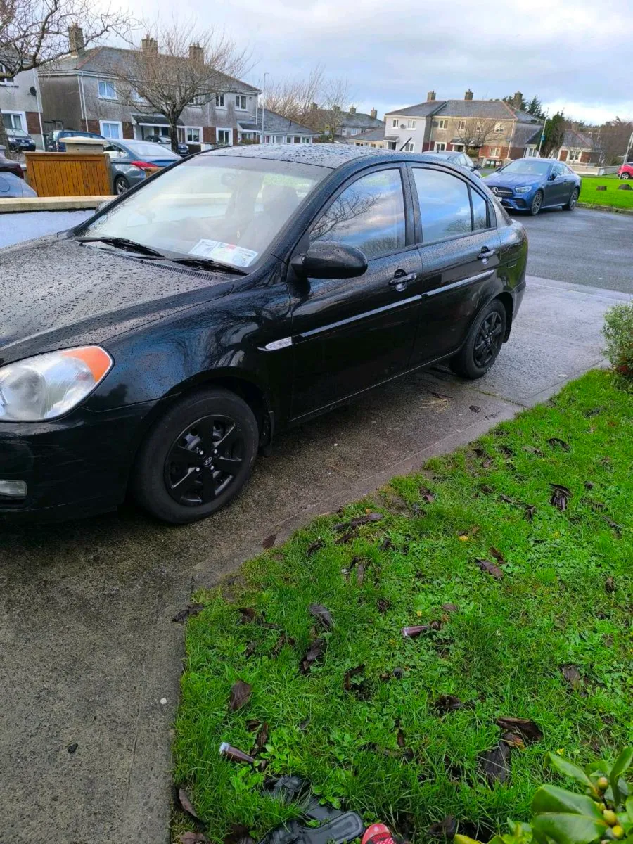 Hyundai Accent manual 2008 - Image 2