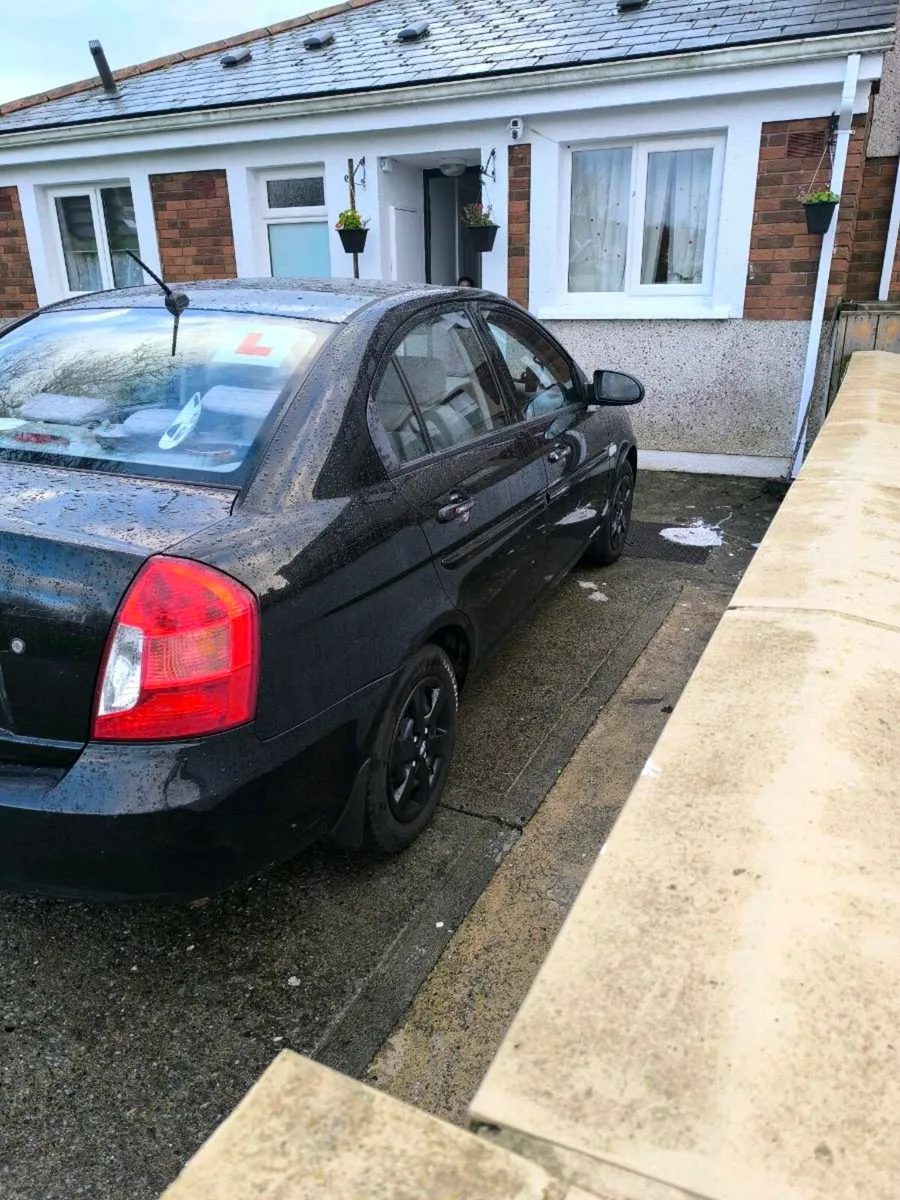 Hyundai Accent manual 2008 - Image 3