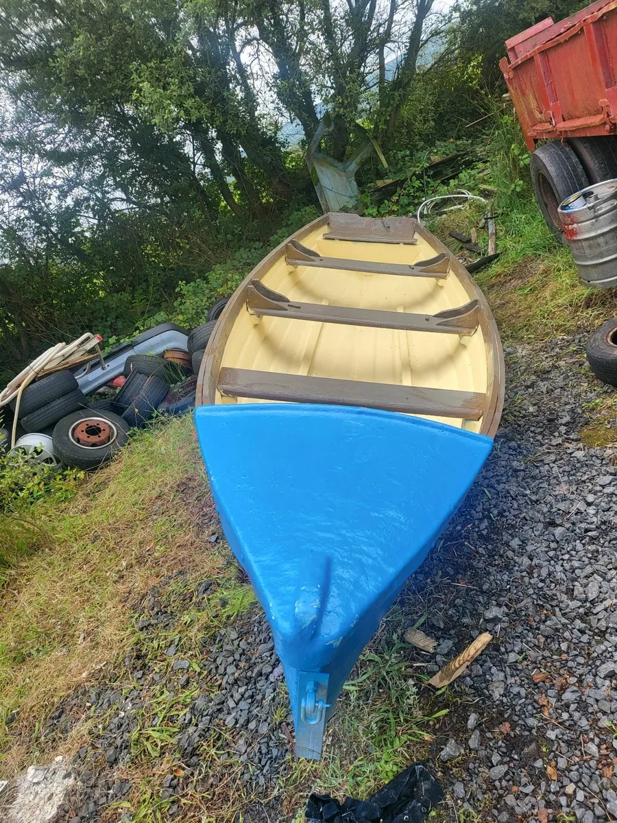 19ft fiberglass anglers fancy renovated new traile - Image 1