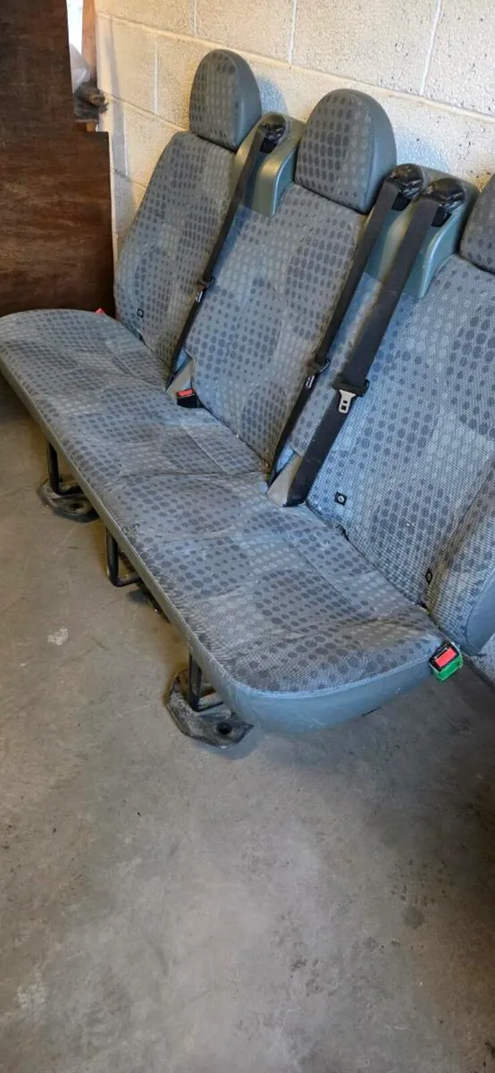 Triple Seat - Image 3