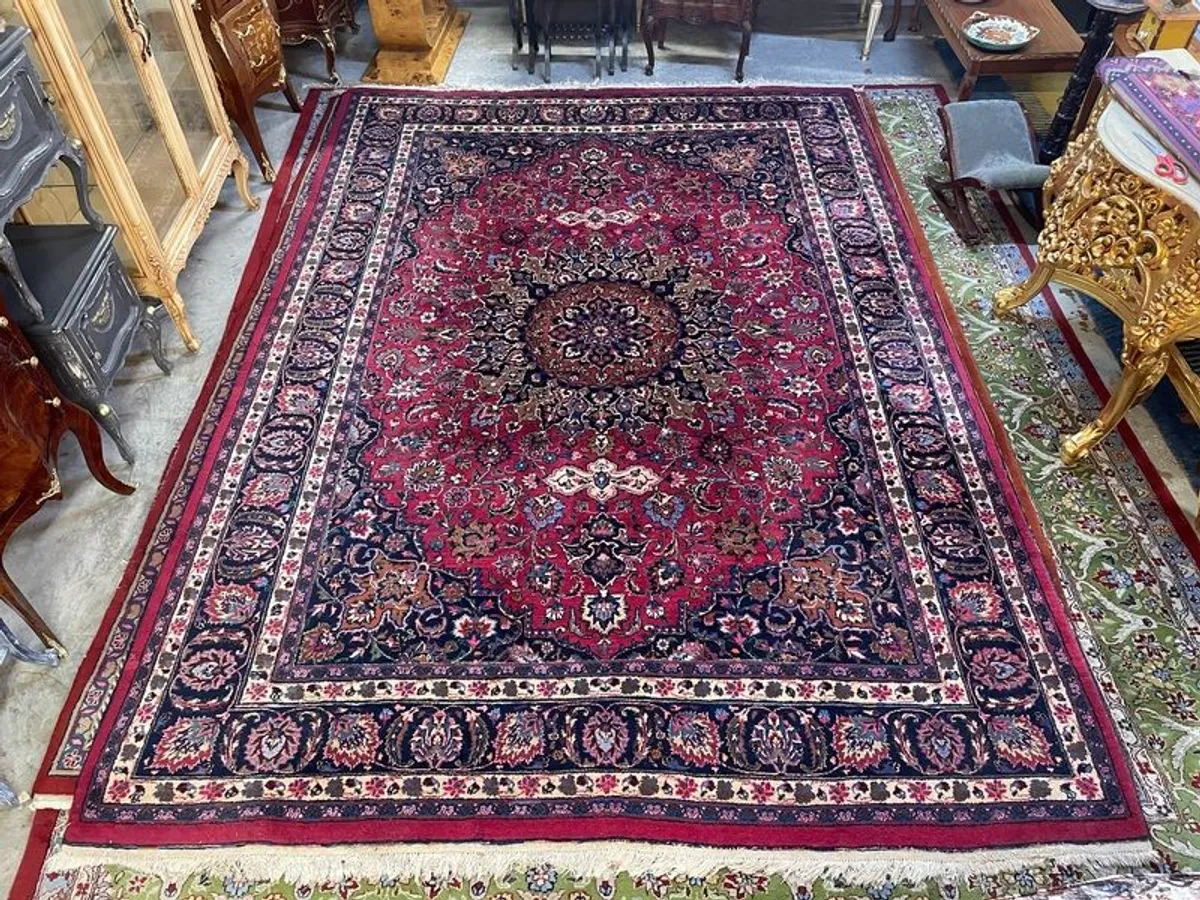 Large Kashan Hand-Knotted Rug - Image 1