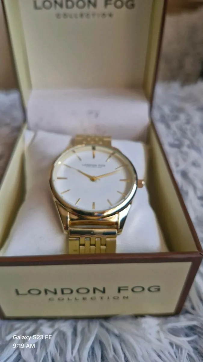 London Fog Maree gold watch - Image 1
