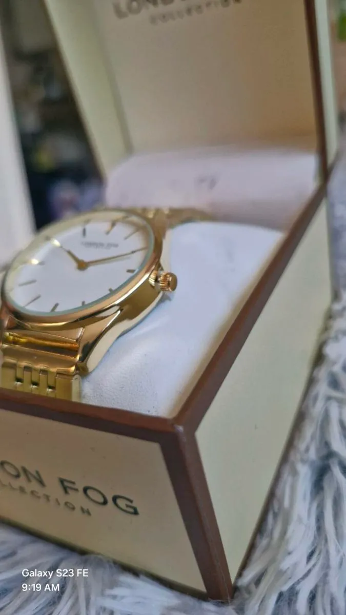 London Fog Maree gold watch - Image 2
