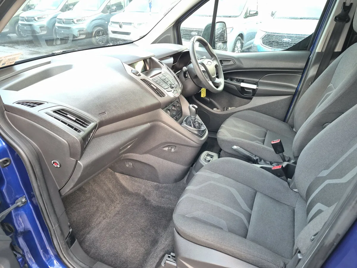 Ford Tourneo Connect Wheelchair Access - Image 3