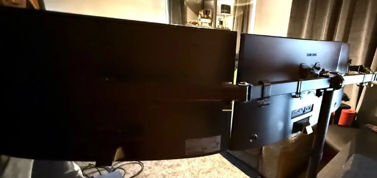 3 Samsung 24" Curved Monitors - Image 3