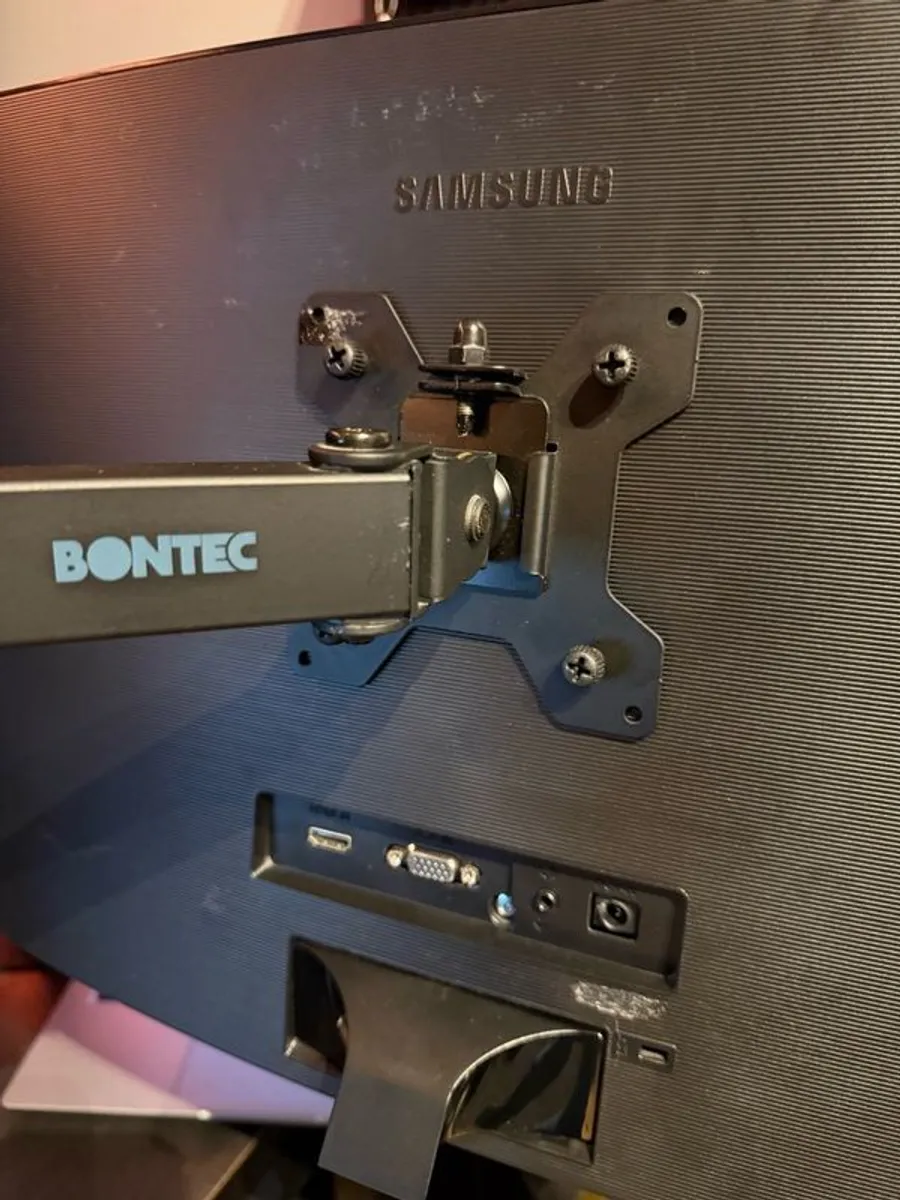 3 Samsung 24" Curved Monitors - Image 4