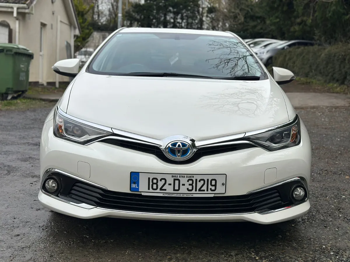 TOYOTA AURIS 2018 1.8 HYBRID 35K MILES PRISTINE - Image 2