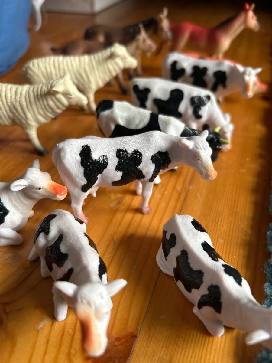 Plastic farm animals - Image 2