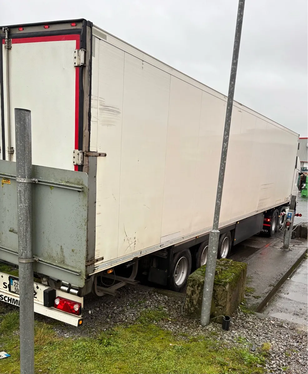 Schmitz Fridge - Image 3