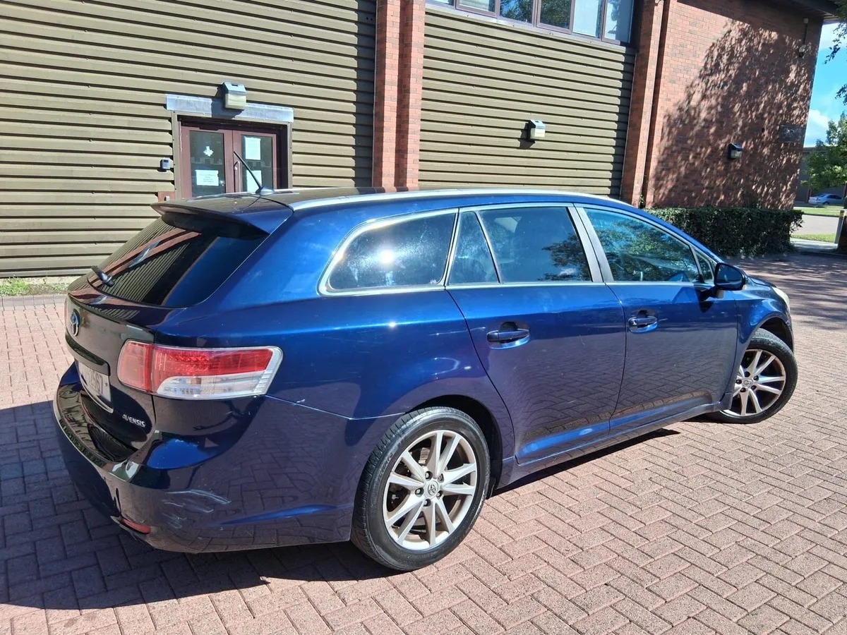 Toyota Avensis - Image 4