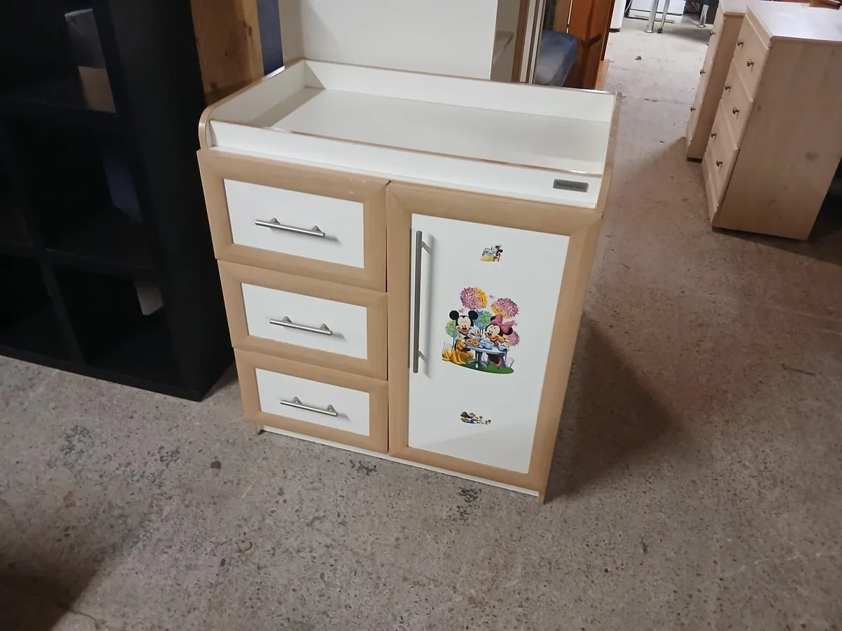 Wardrobe and chest - Image 2