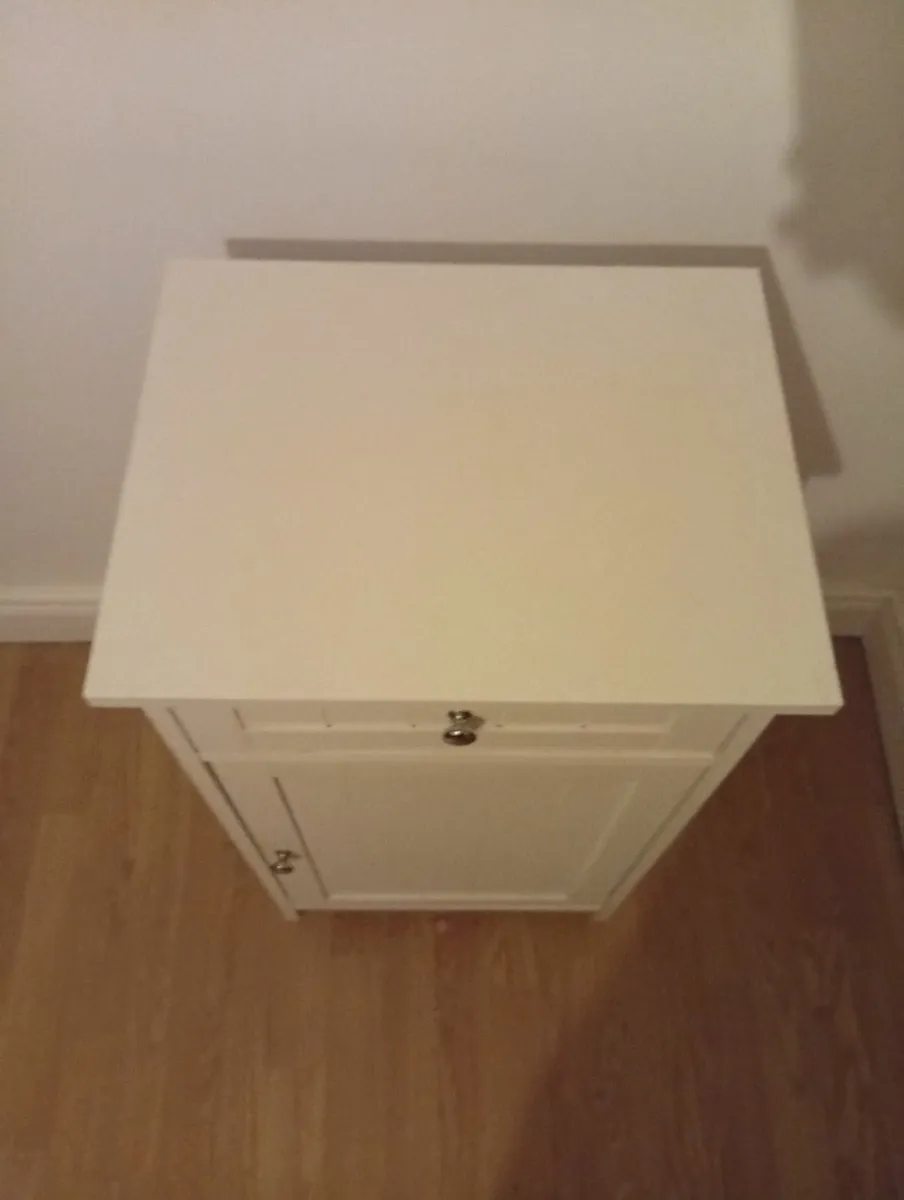 White Quality Sturdy cabinet storage unit - Image 3