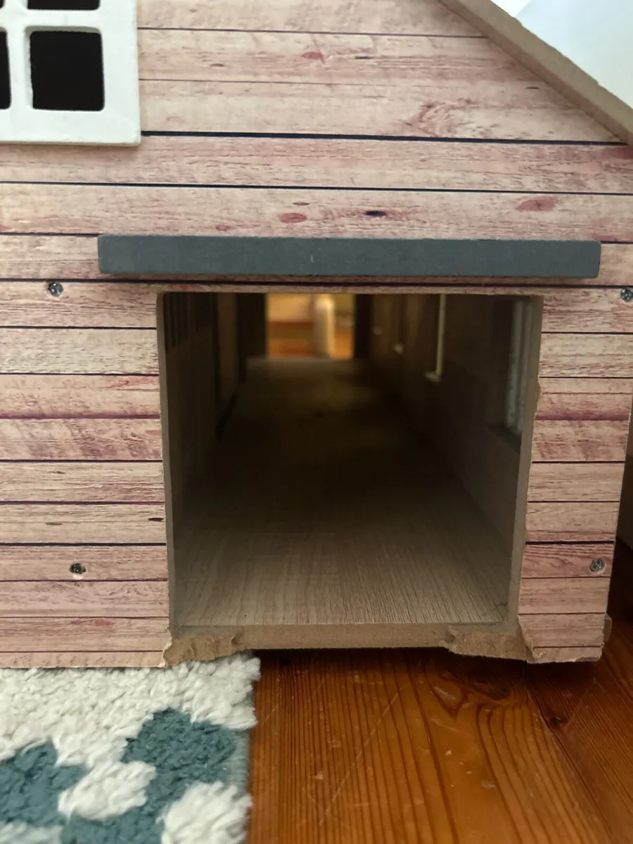 Wooden barn - Image 2