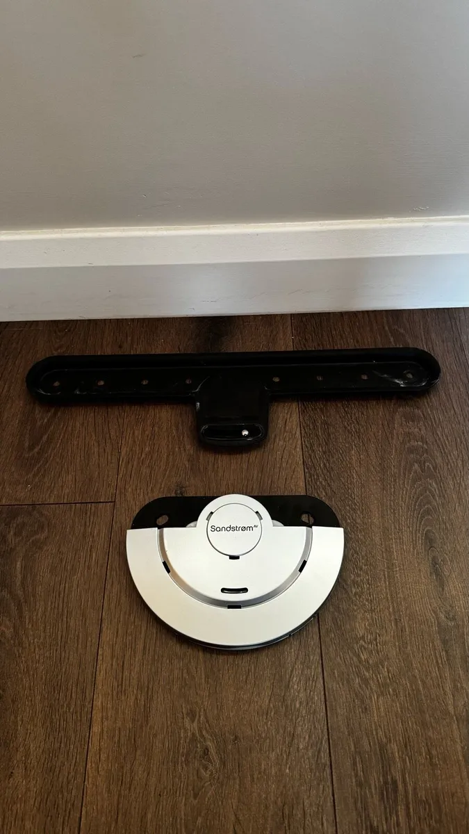 Ultra slim Sandstrom TV wall mount - Image 2