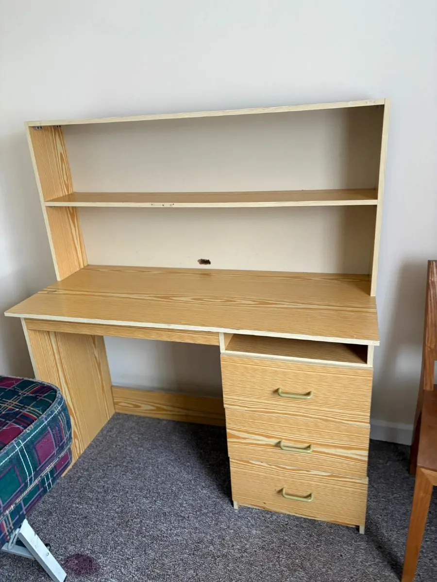 Desk -FREE - Image 1